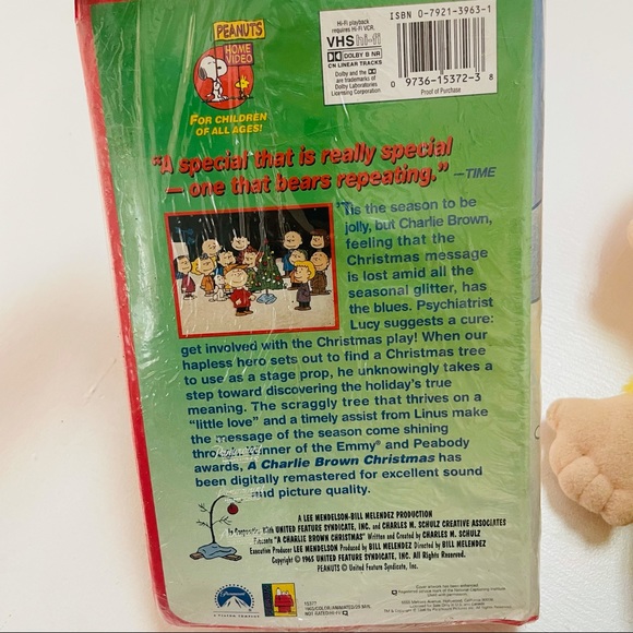 Charlie Brown  and VHS - Picture 6 of 7